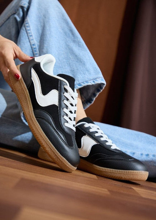Retro Colorblock Lace-Up Sneakers