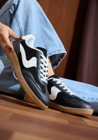 Retro Colorblock Lace-Up Sneakers